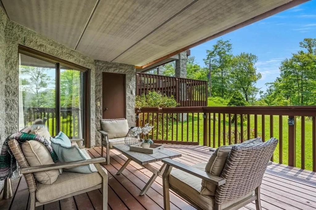 Views & Fireplace - Minutes To Gburg And Ober - Condo Гетлинбург Екстериор снимка