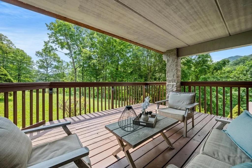 Views & Fireplace - Minutes To Gburg And Ober - Condo Гетлинбург Екстериор снимка