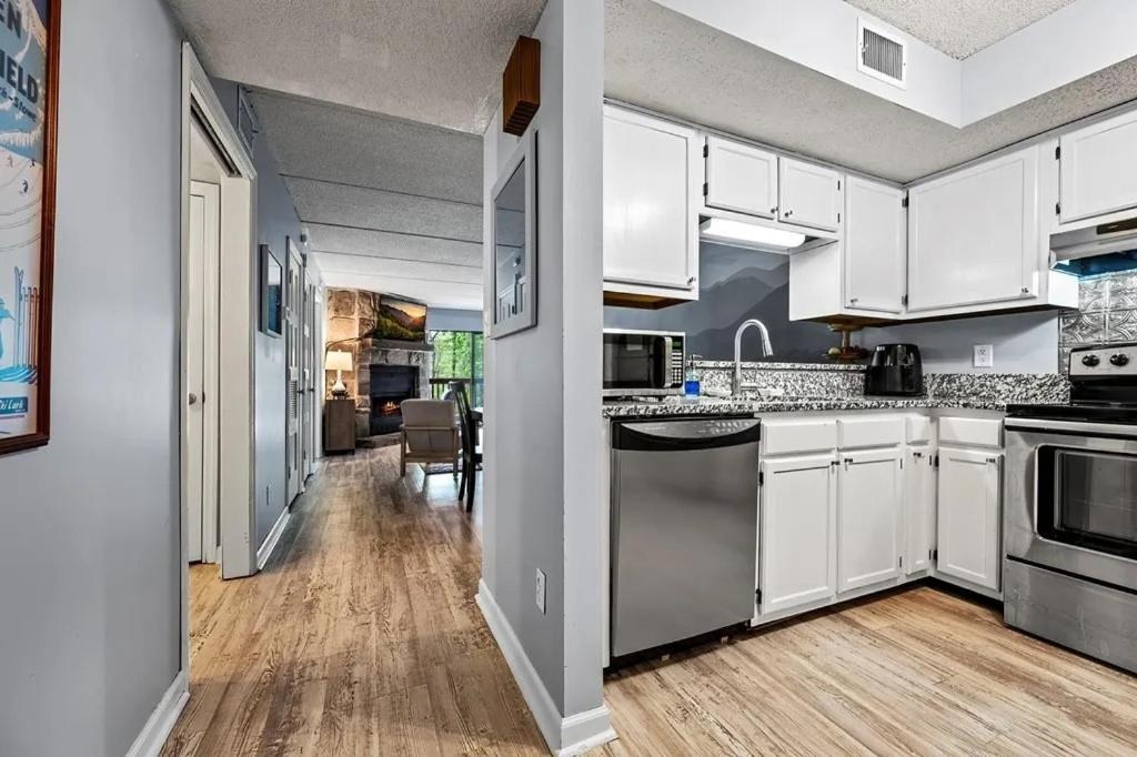 Views & Fireplace - Minutes To Gburg And Ober - Condo Гетлинбург Екстериор снимка